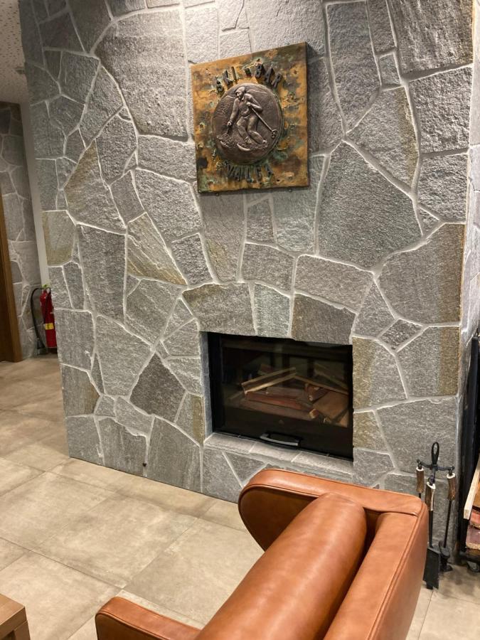 Apartmány Humno Valča Esterno foto